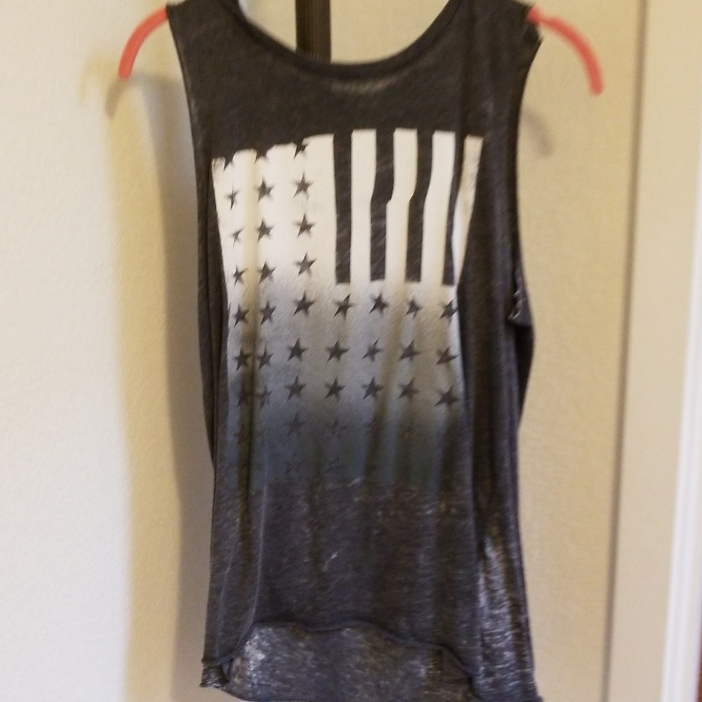 Muscle tee